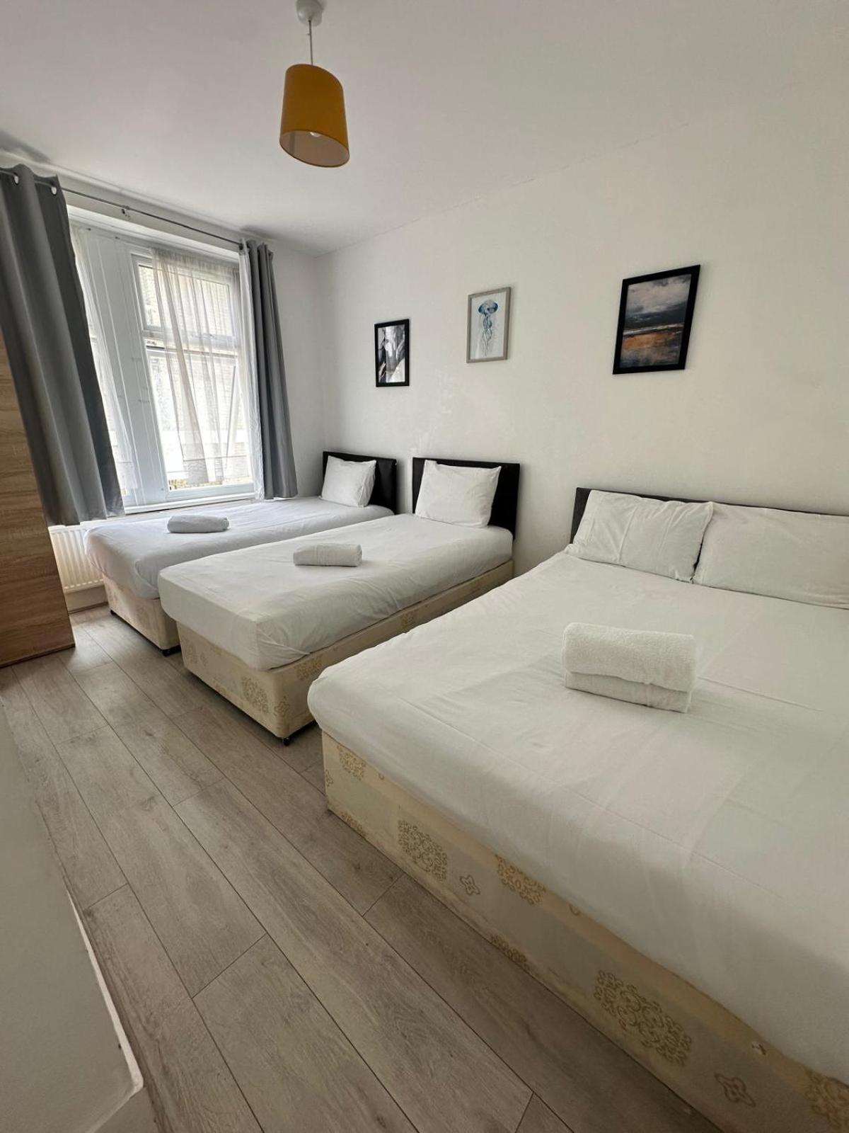 Lovely 2 Bed Flat 2 Floor Miles Apartment London Bagian luar foto