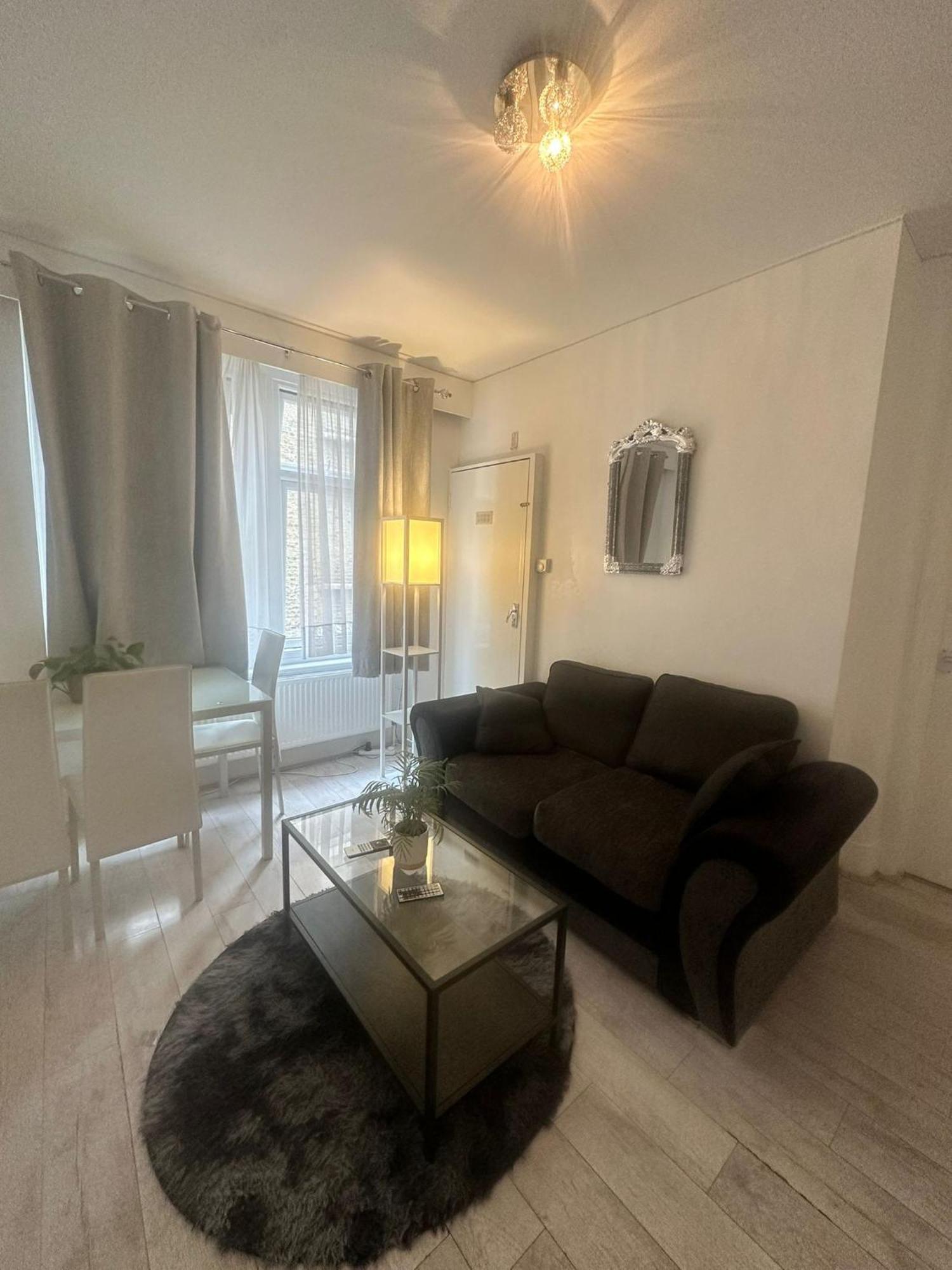 Lovely 2 Bed Flat 2 Floor Miles Apartment London Bagian luar foto